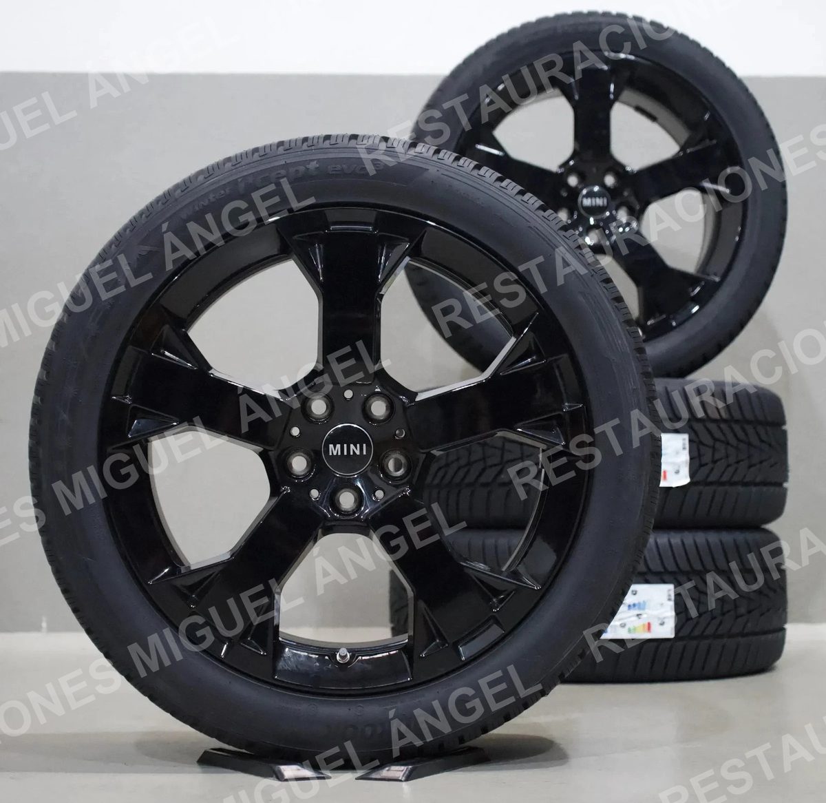 Mini Countryman U25 19" - Ruedas completas de invierno originales